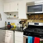 Artist\'S Condo With 2 Bedroom & Arcade