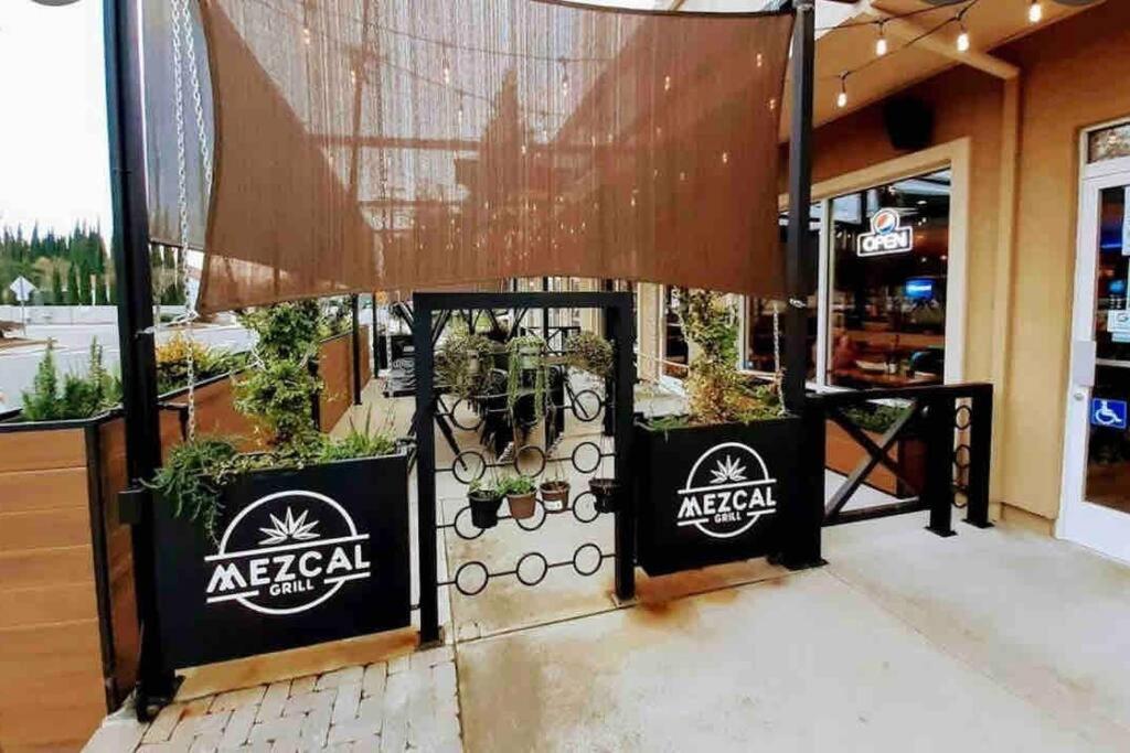 Artist's With 2 Bedroom & Arcade * Sacramento