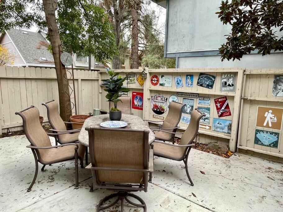 Artist's With 2 Bedroom & Arcade Holiday home Sacramento