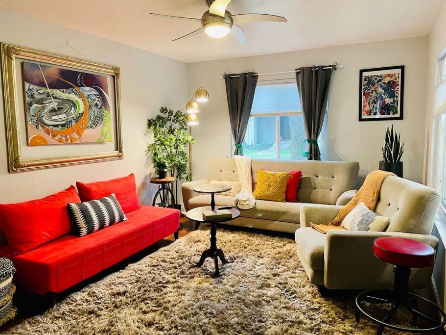 Artist's With 2 Bedroom & Arcade